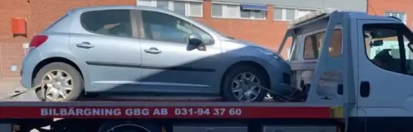 Trasig bil som analyseras för värde där reservdelar, metall och marknadsefterfrågan avgör ersättningen.